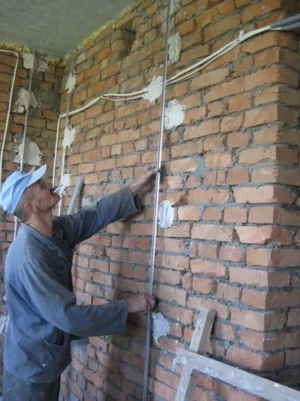 Hogyan kell telepíteni a vakolat jelzők (beacon) Hogyan kell telepíteni a vakolat jelzők