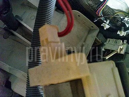 Hogyan szedjük szét a mosógép Indesit (INDESIT WISL 86) - egy egyszerű dolog (mosás) Hogyan szedjük szét a mosógép Indesit (INDESIT WISL 86) - egy könnyű dolog