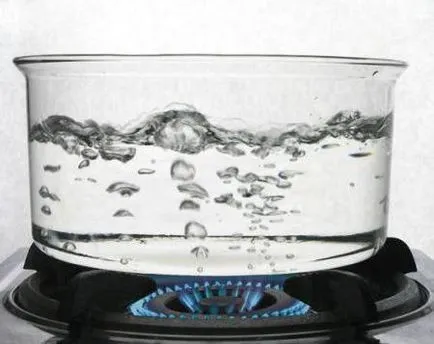 Hogyan készítsünk egy 10 százalékos sóoldat csodálatos gyógyító tulajdonságait só