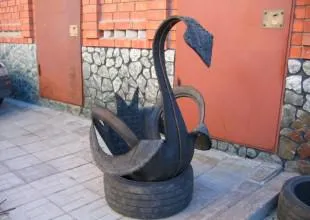 Hogyan készítsünk egy hattyú ki a gumiabroncs lépésről lépésre (hogyan faragni a hattyú ki a gumiabroncs) Hogyan készítsünk egy hattyú ki a gumiabroncs lépésről lépésre útmutató