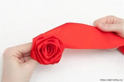 Hogyan készítsünk egy rozetta a szalag