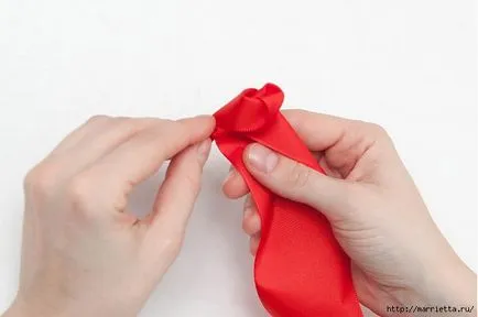 Hogyan készítsünk egy rozetta a szalag