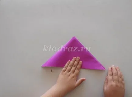 Hogyan készítsünk egy tulipán a papír kezét szakaszokban gyerekeknek (Photo-master) Hogyan készítsünk egy tulipán a papír kezét szakaszokban gyerekeknek