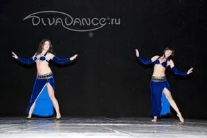 Hogyan varrni egy öltönyt hastánc