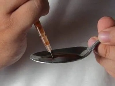 Hogyan törölheti a tinta golyóstollal a papírt, nyom nélkül a hazai