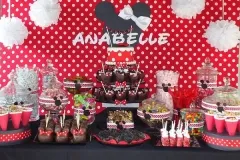 Hogyan lehet díszíteni egy táblázat egy gyermek születésnapját