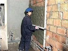 Hogyan tegye jelzőket a vakolat, stukkó és gipsz