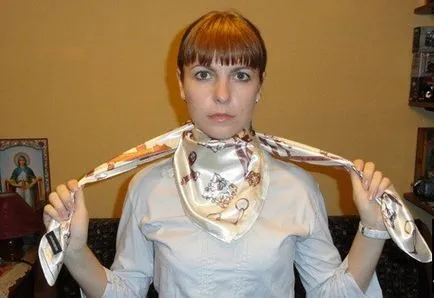 Hogyan lehet lekötni egy sál a nyak körül, vagy egy sálat fotó és videó útmutató (kiderült, hogy hosszabb, mint a másik) Hogyan lehet lekötni egy sál a nyak körül, vagy egy sálat fotó és videó utasításokat