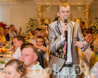 Oktatási program az ifjú, akik az ikonra, cipó, pezsgő, szemüveg, néhány ikonokat használjuk a (oktatási program) Oktatási program az ifjú, akik az ikonra, cipó, pezsgős poharak, amelyeket ikonok