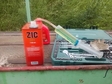 Olajcsere az átadás esetén vas Patriot (csere kenőanyag) Változás az olajat az osztómű UAZ Patriot