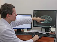 MRI a has - az ár, egy MRI a gyomor, a belek, a máj, a vese „lásd-Clinic” (üreg) MRI a has - az ár, az MRI, a gyomor, a belek, a máj, a vese „látni-Clinic”