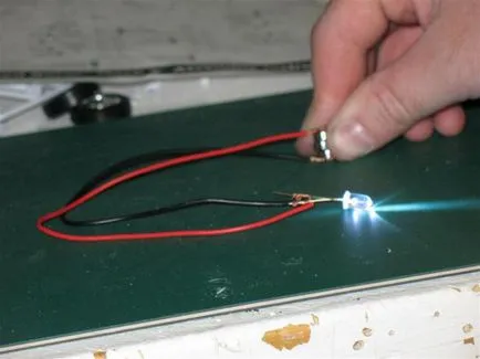 12 V-os LED-es, hogyan lehet csatlakozni saját kezűleg (V) 12 V-os LED-es, hogyan lehet csatlakozni saját kezűleg