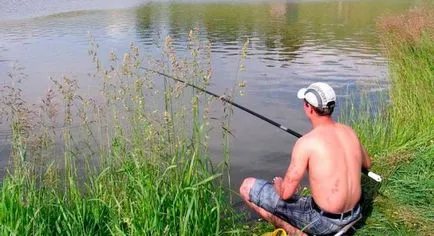 Abban fogása egy nagy ponty horgászat ponty úszó rúd a tóban, vagy hogyan lehet egy csecsemő