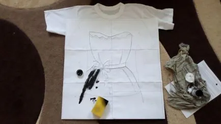 Alkalmazzuk a minta a T-shirt a kezüket, mozgochiny