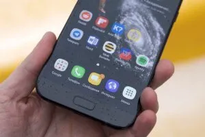 Az iPhone és az iPad valami bryakaet és csörgők, házasság