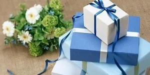 Képeslapok születésnapját a kezével, ls (merített) Képeslapok születésnapját a kezével, ls