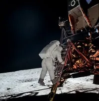 Az első járat a Holdra