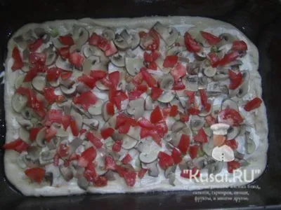 Pizza gombával és paradicsommal - lépésről lépésre recept fotók