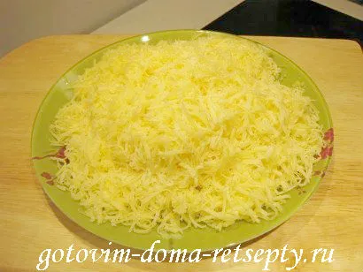 Hús Pizza gombával és paradicsommal