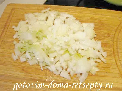 Hús Pizza gombával és paradicsommal