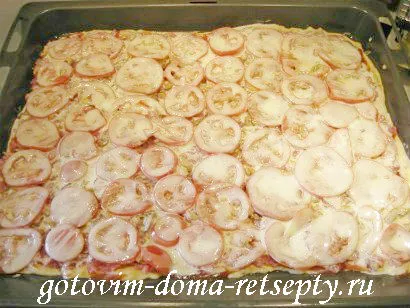 Hús Pizza gombával és paradicsommal