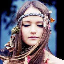 Hairbands haj - hogyan kell viselni őket (frizura velük), hogy hogyan lehet a saját kezét