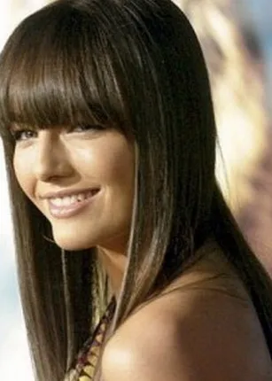 Egyenes frufru mindig divat! 100 fotó