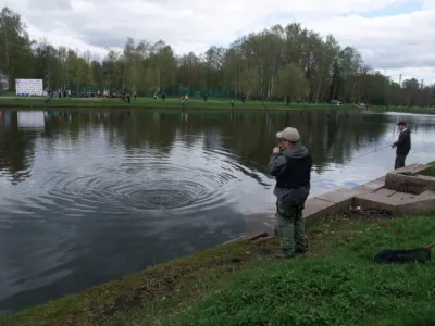 Felfedi titkait forog halászat a tóban és a tó (a tóban) Felfedi titkait halászat spinning a tó és a tó