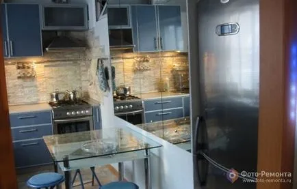Felújított konyha a lakás az ő keze (a konyhában) Felújított konyha a lakásban kezével