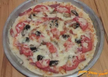 Recept pizza kolbász, sajt, gomba és paradicsom gombák (recept) Recept pizza szalámi, sajt, gomba gomba és a paradicsom