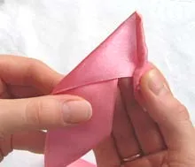 Rózsák a szalagok a kezüket - ez divatos, elegáns, szép (kezével) Rózsák a szalagok a kezüket - ez divatos, elegáns, szép