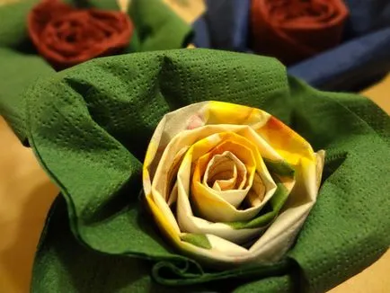 Luxus csokor szövetek - a fő díszítése a ünnepi asztal (szalvéták) Luxus csokor szövetek - a fő dekoráció az ünnepi asztalra