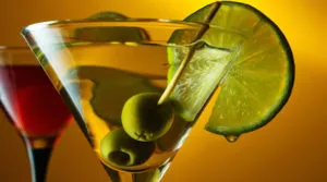 Mi ital martini bianco tanácsot a szakemberek, hagyományok, hogyan szolgálja martinijáról (jobbra) Mi ital martini bianco tanácsot a szakemberek, hagyományok, hogyan szolgálja a martini,