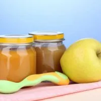 Milyen korban lehet etetni a babát (emlő) Milyen korban lehet etetni a babát