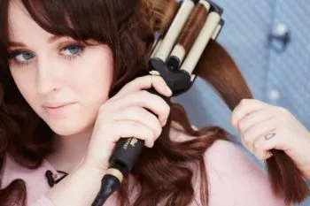 Sütővas létre a rendszerindító kötet, és megtanulják, hogy egyenesbe haj (curling) Sütővas létre a rendszerindító kötet, és a tanulás kiegyenesíteni ringlets