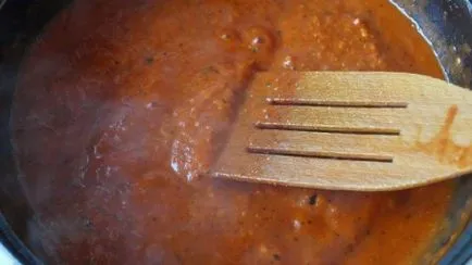 Sajtos pizza gombával és paradicsom (pizza) Sajtos pizza gombával és paradicsommal