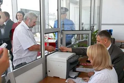 Eltávolítása az autó a számla a forgalmi rend, a papírokat meg kell, hogy mikor és hogyan (távolítsa el a kocsi a nyilvántartásból az autót a közlekedési rendőrség szükséges dokumentumok) Eltávolítása az autó a számla a forgalmi rend, a papírokat meg kell, hogy mikor és hogyan