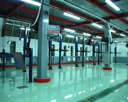 Mennyibe kerülnek az epoxi önterülő padlók, összetétele és az eszköz technológia (álló) Mennyibe kerülnek az epoxi önterülő padlók, összetétele és az eszköz technológia