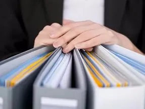 Co-hitelfelvevő a jelzáloghitel - ellentétben a kezes (a különbség) Co-hitelfelvevő a jelzáloghitel - ellentétben kezes