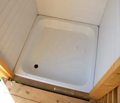Épület egy zuhany az ország saját kezűleg (faház) Épület egy zuhany az ország saját kezűleg