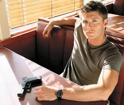 öltözék és frizura Jensen Ackles (Jensen Ackles) egy fotón