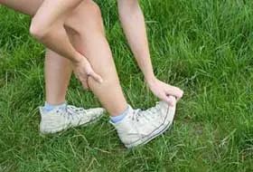 Görcs a lábakban okok és a kezelés