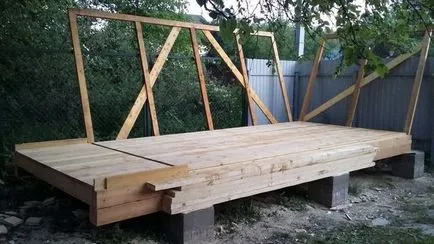 Építése egy fa nyári vendégház saját kezűleg (nyáron) Építése egy fa nyári vendégház saját kezűleg