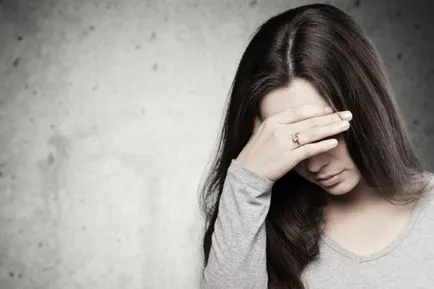 Öngyilkossági tünetek, okok, megelőzés és ellátás (oka) Suicidal tünetek, okok, gondoskodást és a megelőzés