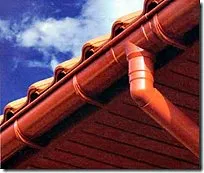 Öntsük le a ereszcsatornák és downspouts