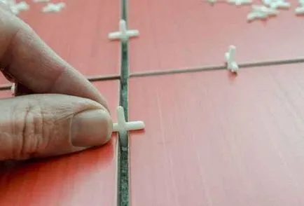 Csemperagasztás a padlón a kezüket a technológia padlólap szerelési (videó) (cserép) Csemperagasztás a padlón a kezüket padlólapok (videó) szerelési technológia