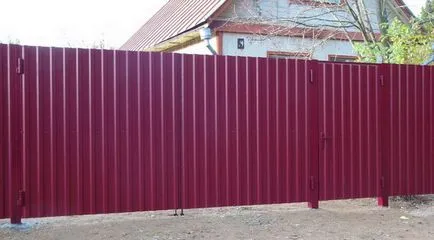 A kapu a hullámkarton kezével rajzok, ábrák, utasítások (hullámkarton kezével) A kapu hullámkarton kezével rajzok, ábrák, utasítások