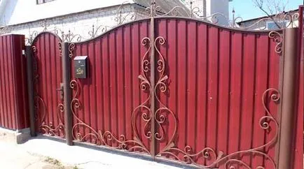 Gates hullámkartonból, hogyan lehet a saját kezét (saját) Gates hullámkartonból, hogyan lehet a saját kezét