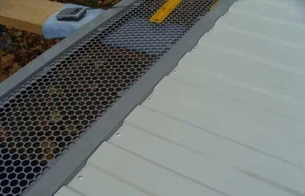 A kapu hullámkarton kezét fotó és videó (a) A kapu hullámkarton kezét fotó és videó