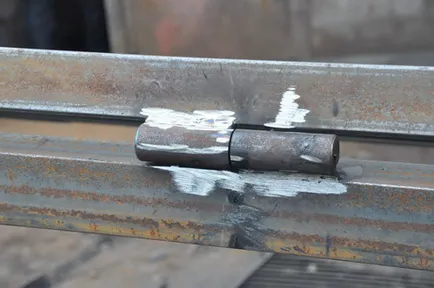 A kapu a hullámkarton kezével rajzok, ábrák, utasítások (hullámkarton kezével) A kapu hullámkarton kezével rajzok, ábrák, utasítások